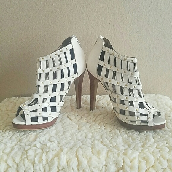 Bootie - Picture 2 of 7